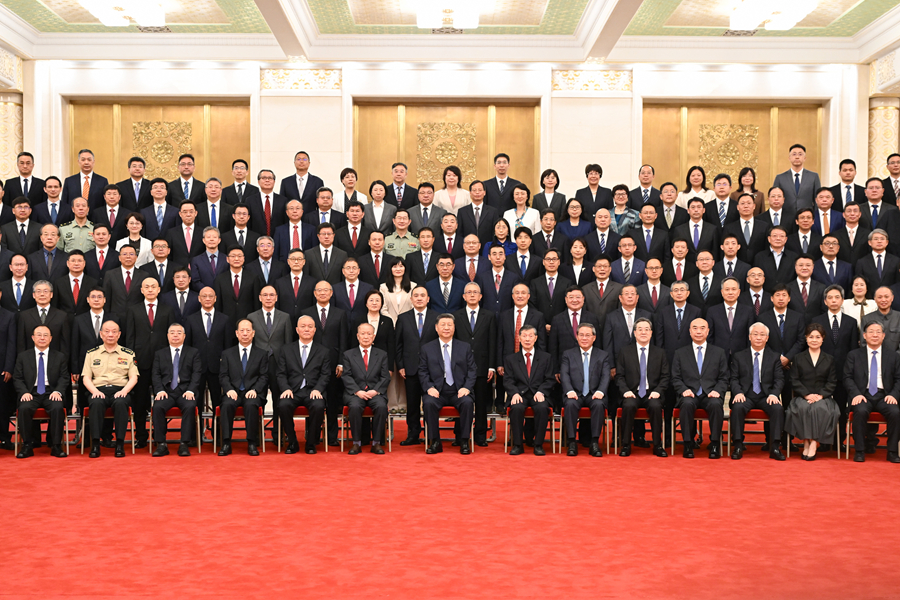 习近平出席国家科学技术奖励大会两院院士大会中国科协第十一次全国代表大会并发表重要讲话