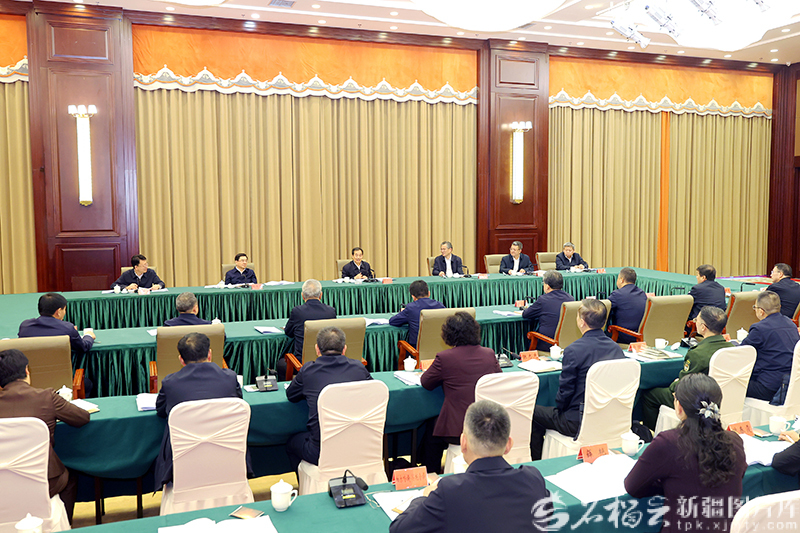 陈小江在哈密市和兵团第十三师调研