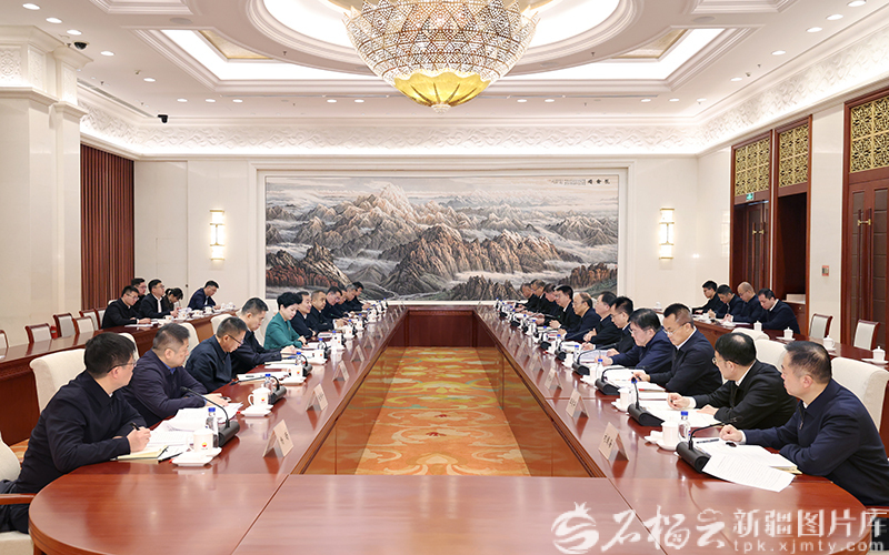 陈小江艾尔肯·吐尼亚孜赴中国石油和国家电网交流座谈